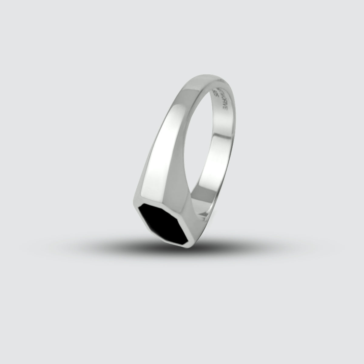 Aniq - Elegant Black Onyx Signet Ring 7mm