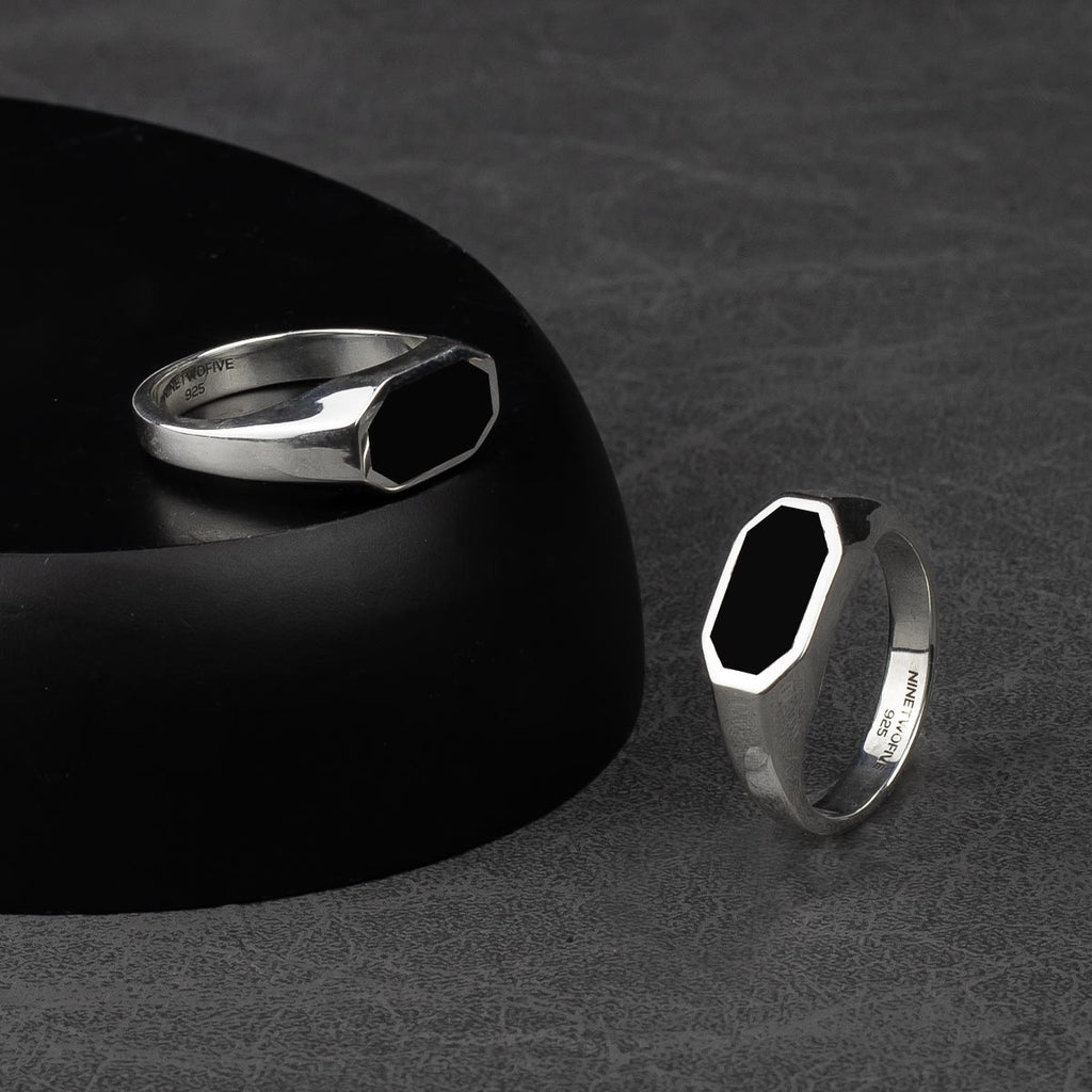 Aniq - Elegant Black Onyx Signet Ring 7mm