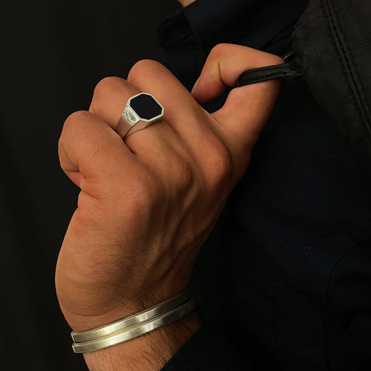 Naim - Black Onyx Signet Ring 13mm