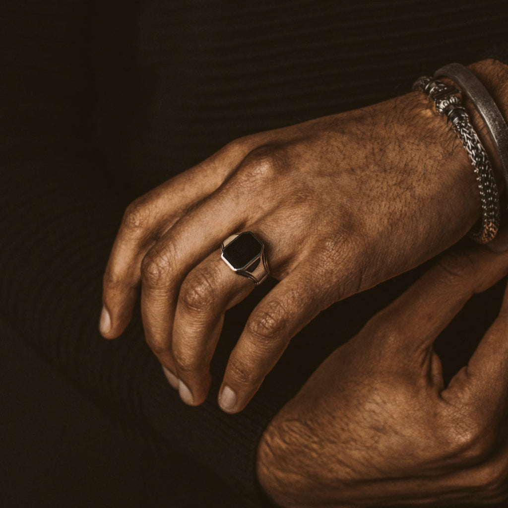 Baki - Black Onyx Signet Ring 17mm