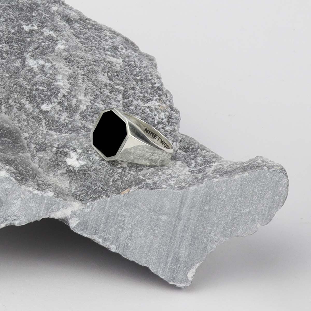 Naim - Black Onyx Signet Ring 13mm