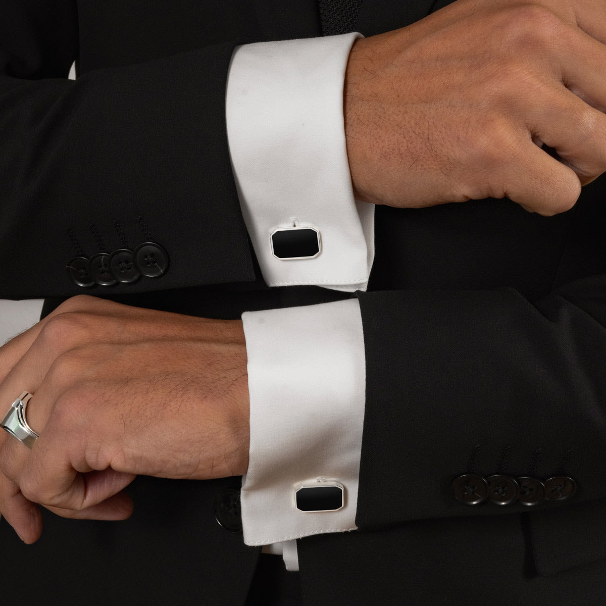 Rael – Black Onyx Silver Cufflinks 12mm